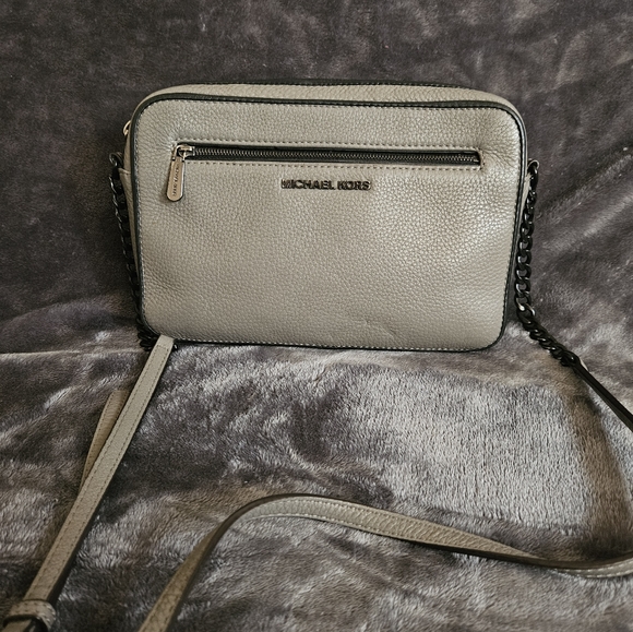 Michael Kors crossbody - Picture 3 of 4